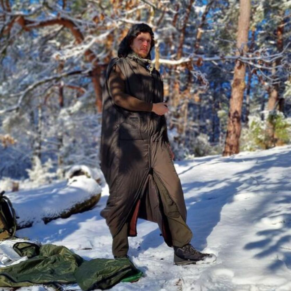 Bushmen Walker 1XL Sleeping Bag (Olive) in snow walking