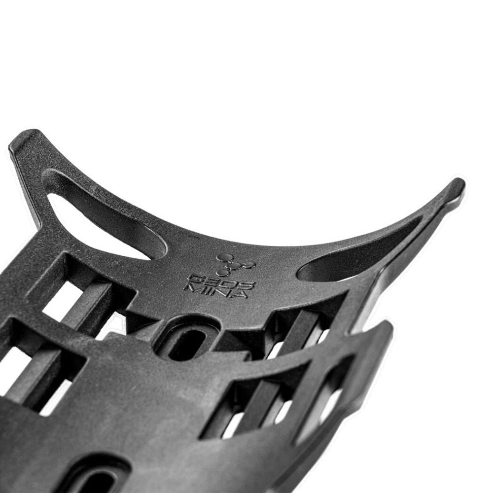 Black metal bracket with 'Geosmina' branding on a white background