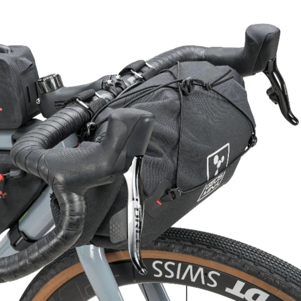 Geosmina Handlebar Bag on handlebars