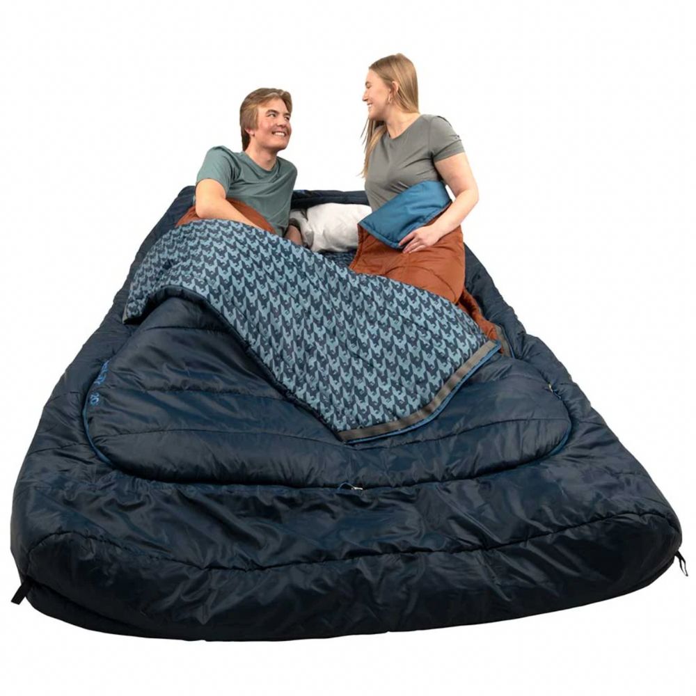 Kelty Tru.Comfort Doublewide 20 Degrees Sleeping Bag (Pageant Blue) people sat up