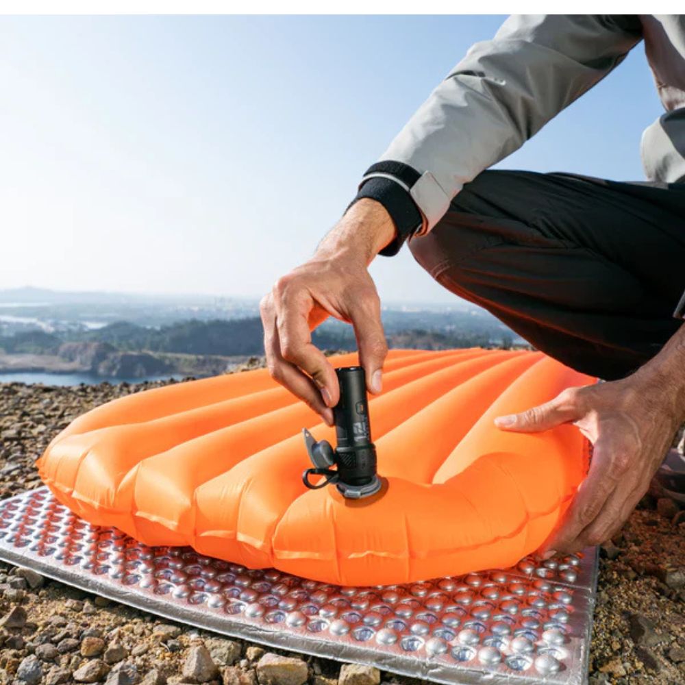 FLEXTAILGEAR Zero RO5 Ultralight Camping Sleeping Mat (Mummy) being pumped up 